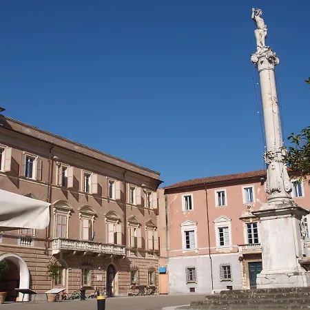 Palazzo Nizza Hostel Massa (Tuscany)