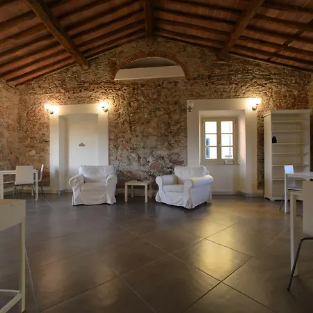 Palazzo Nizza Vandrarhem Massa (Tuscany)