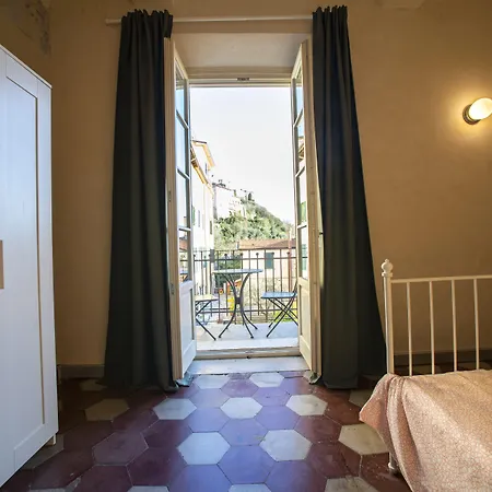 Palazzo Nizza Vandrarhem