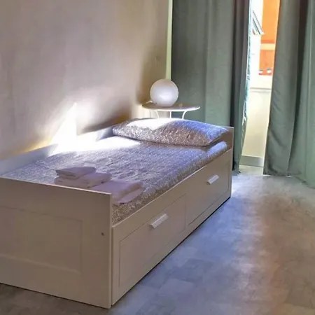 Palazzo Nizza Vandrarhem *