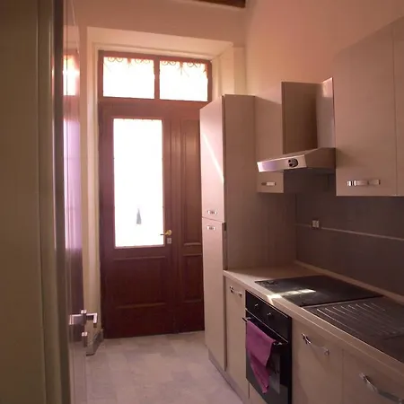 Palazzo Nizza Hostel *