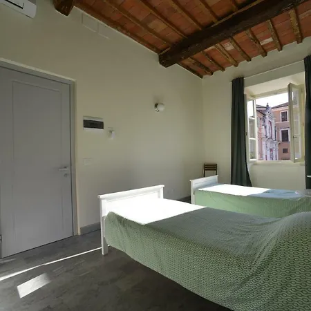 Palazzo Nizza Vandrarhem