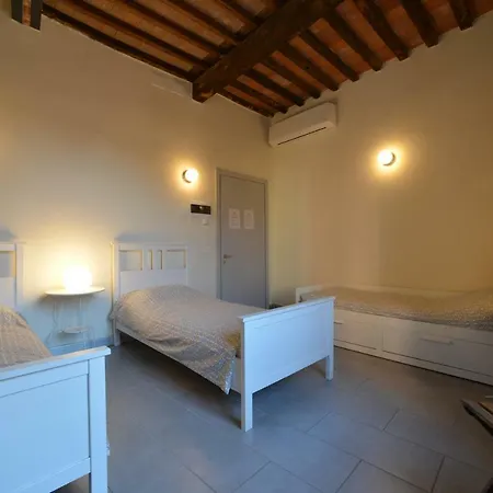 Palazzo Nizza Hostel Massa (Tuscany)